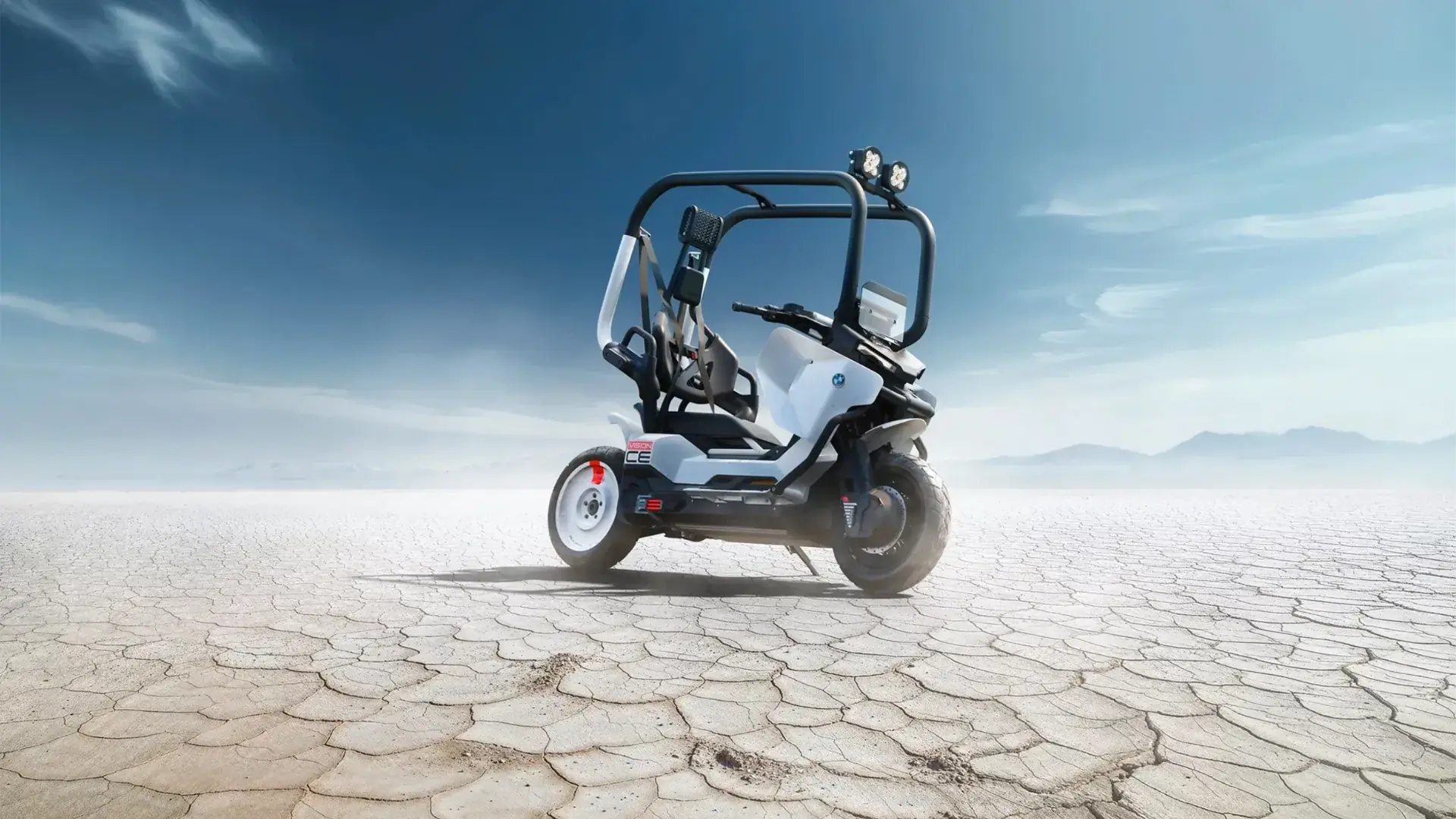 BMW CE Vision - xe hai bánh chạy điện gắn khung chống lật